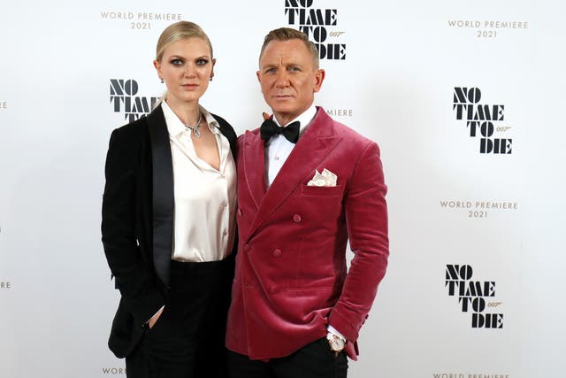 <p>Ella Loudon (L) and Daniel Craig (R) at the No Time To Die premiere</p>
