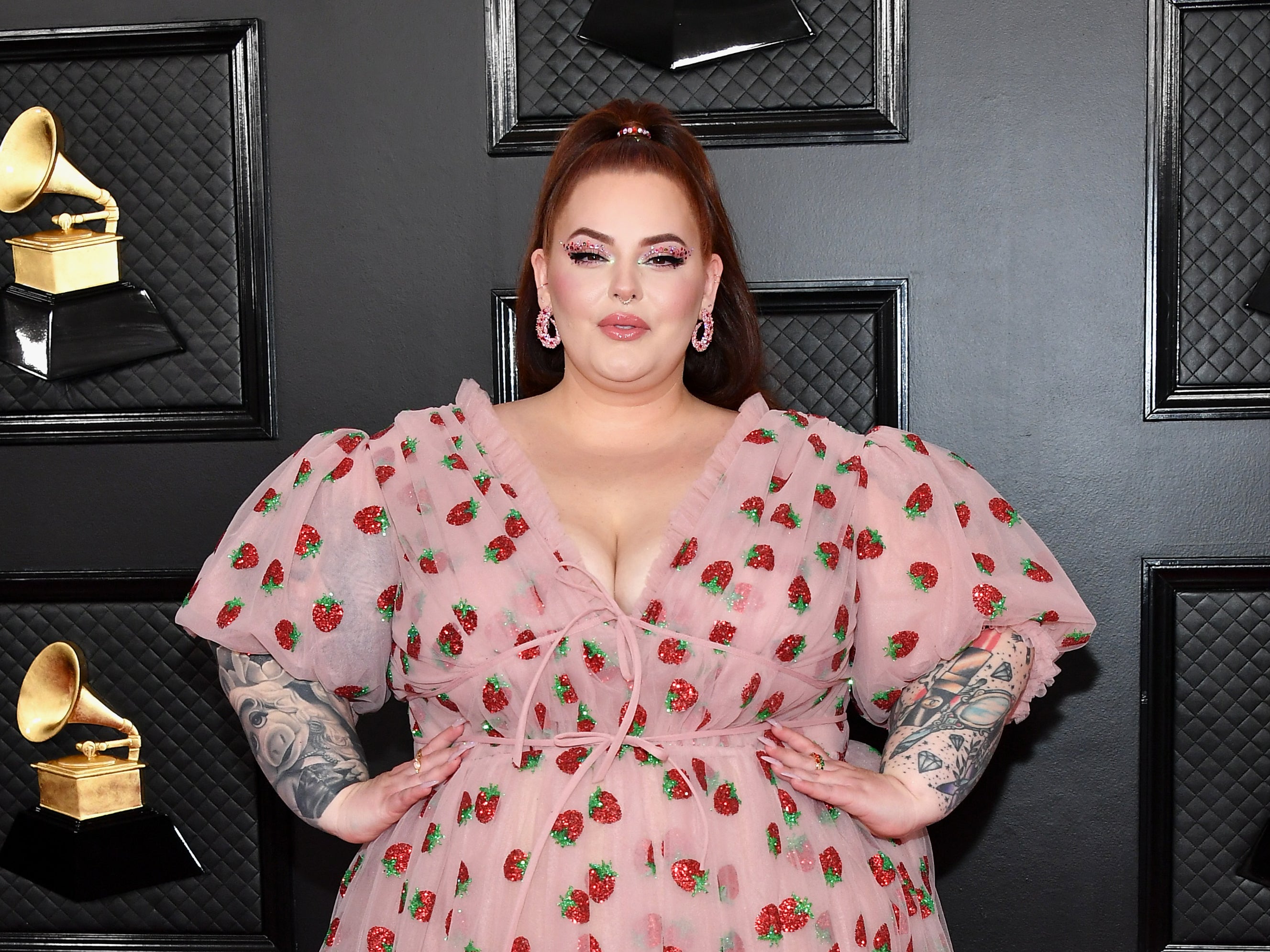 Tess Holliday accuses media of only publishing paparazzi photos of her eating