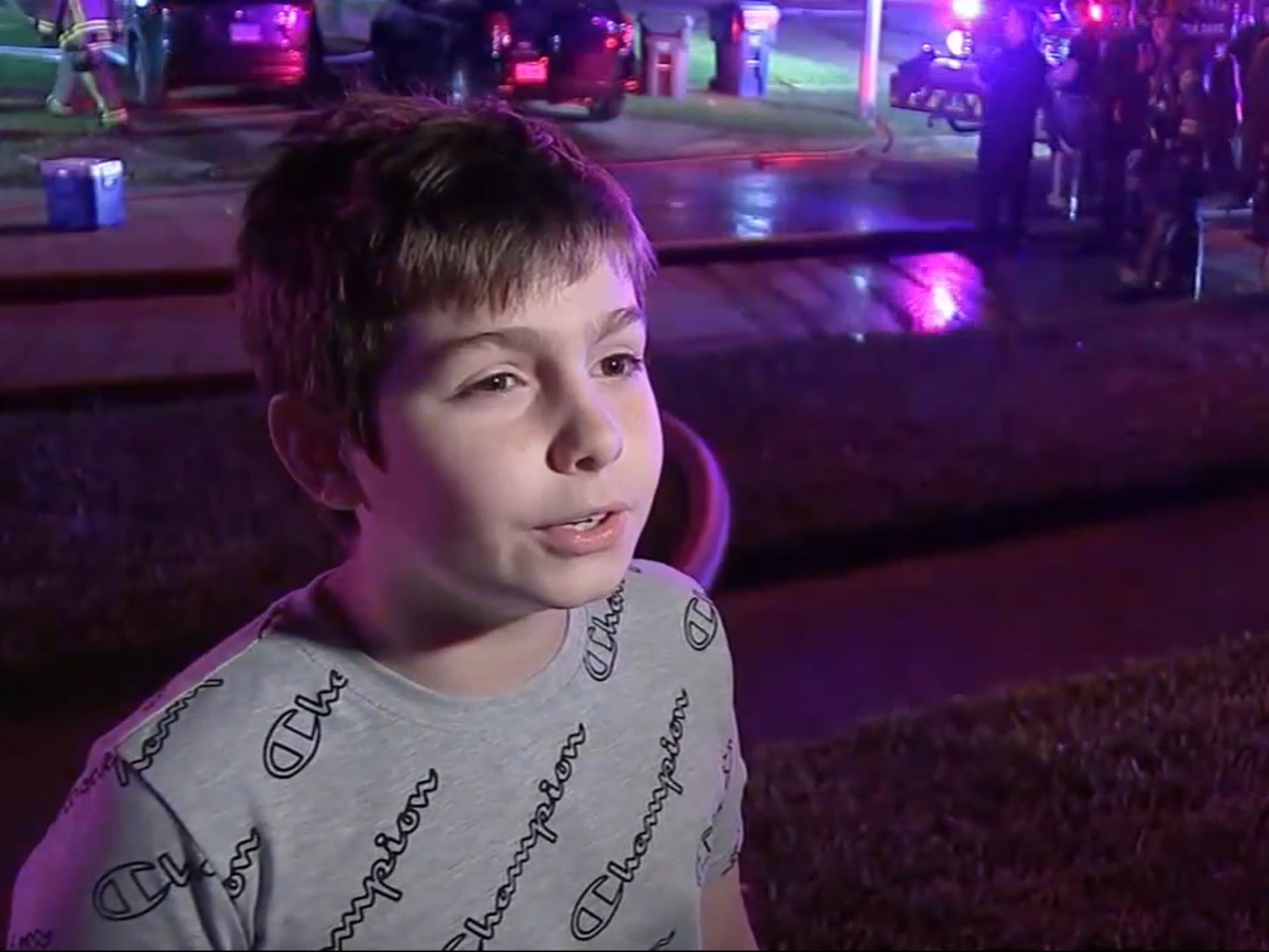 Caden Rohrick advirtió a los vecinos sobre un incendio en una casa que se está extendiendo rápidamente