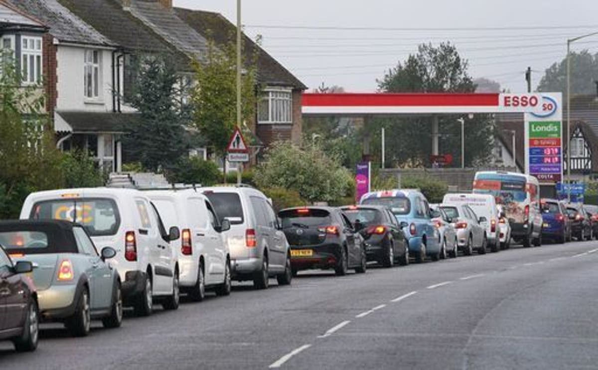 PM’s failure to ‘get a grip’ of lorry driver crisis could ruin Christmas, warns Keir Starmer