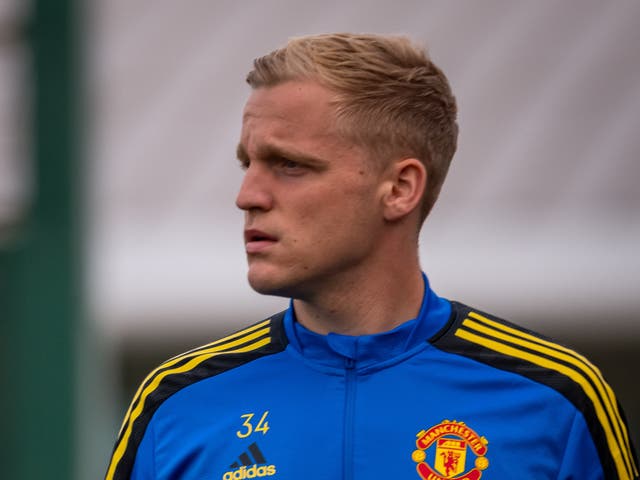 <p>Manchester United midfielder Donny van de Beek</p>