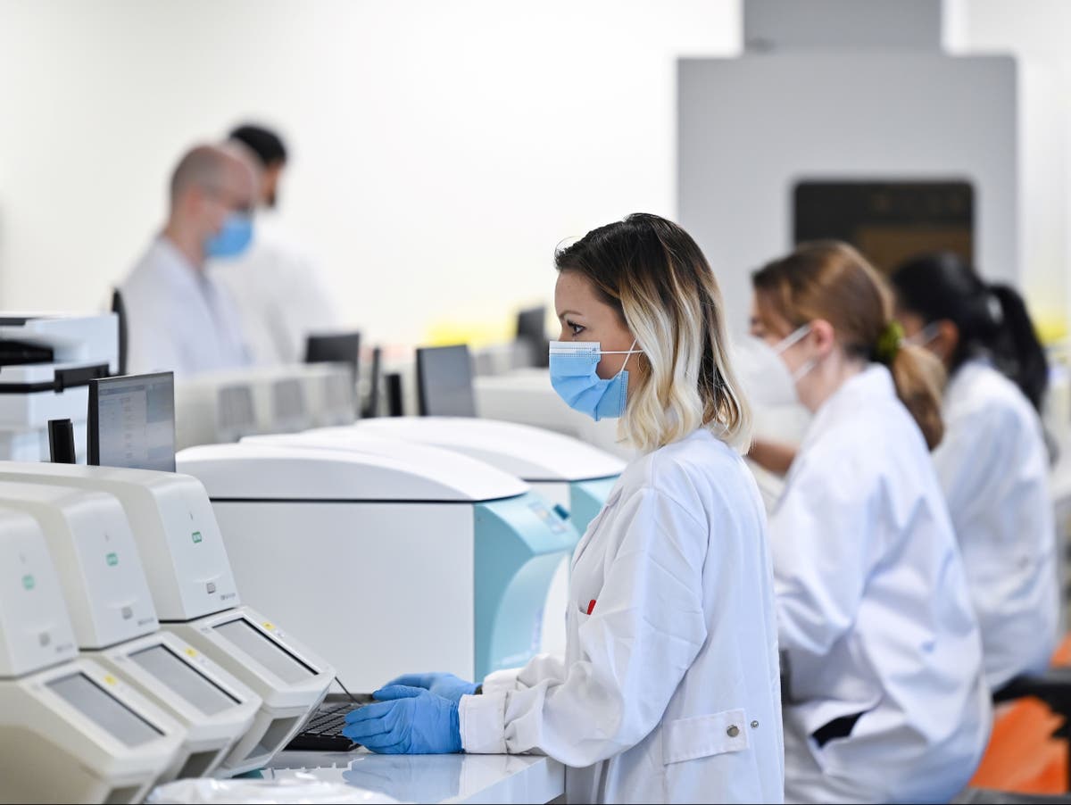 Covid news - live: Testing labs probed over false negative PCR results after 43,000 wrongly given all-clear