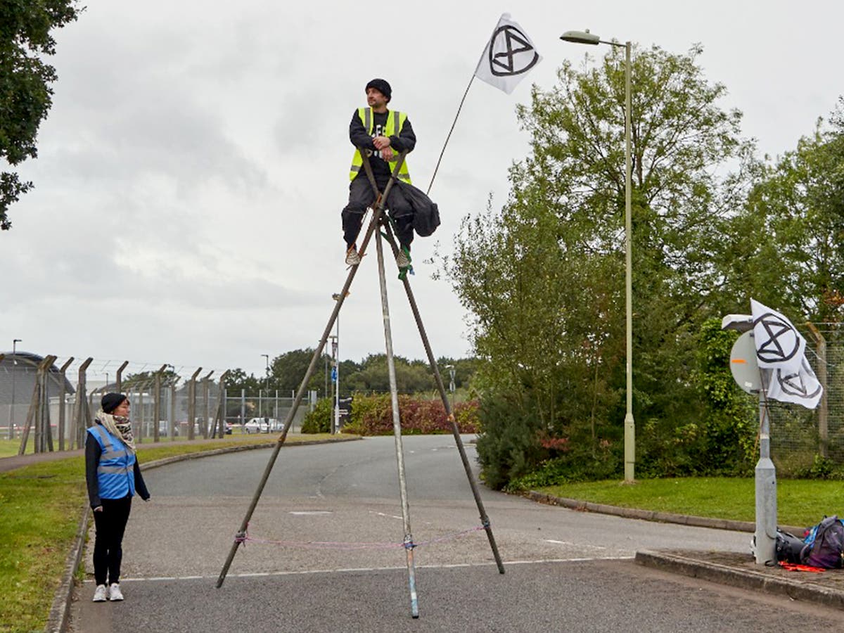 Extinction Rebellion protesters blockade Farnborough airport in climate protest