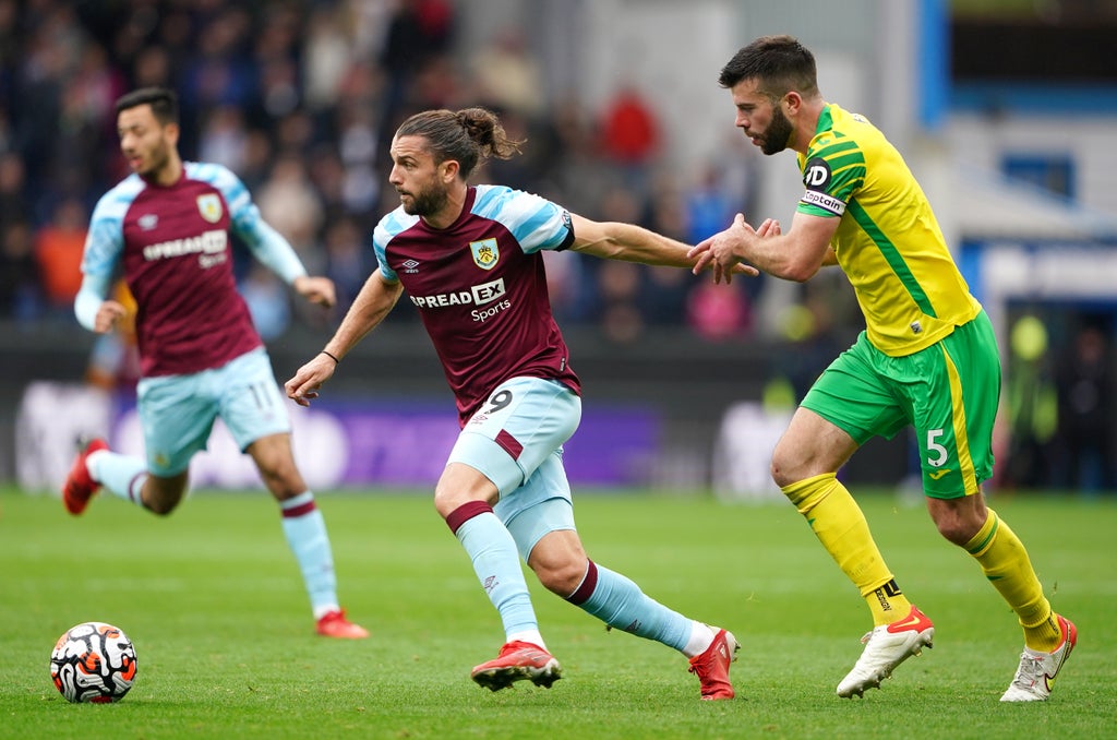 Norwich claim first point of season in drab draw at Burnley