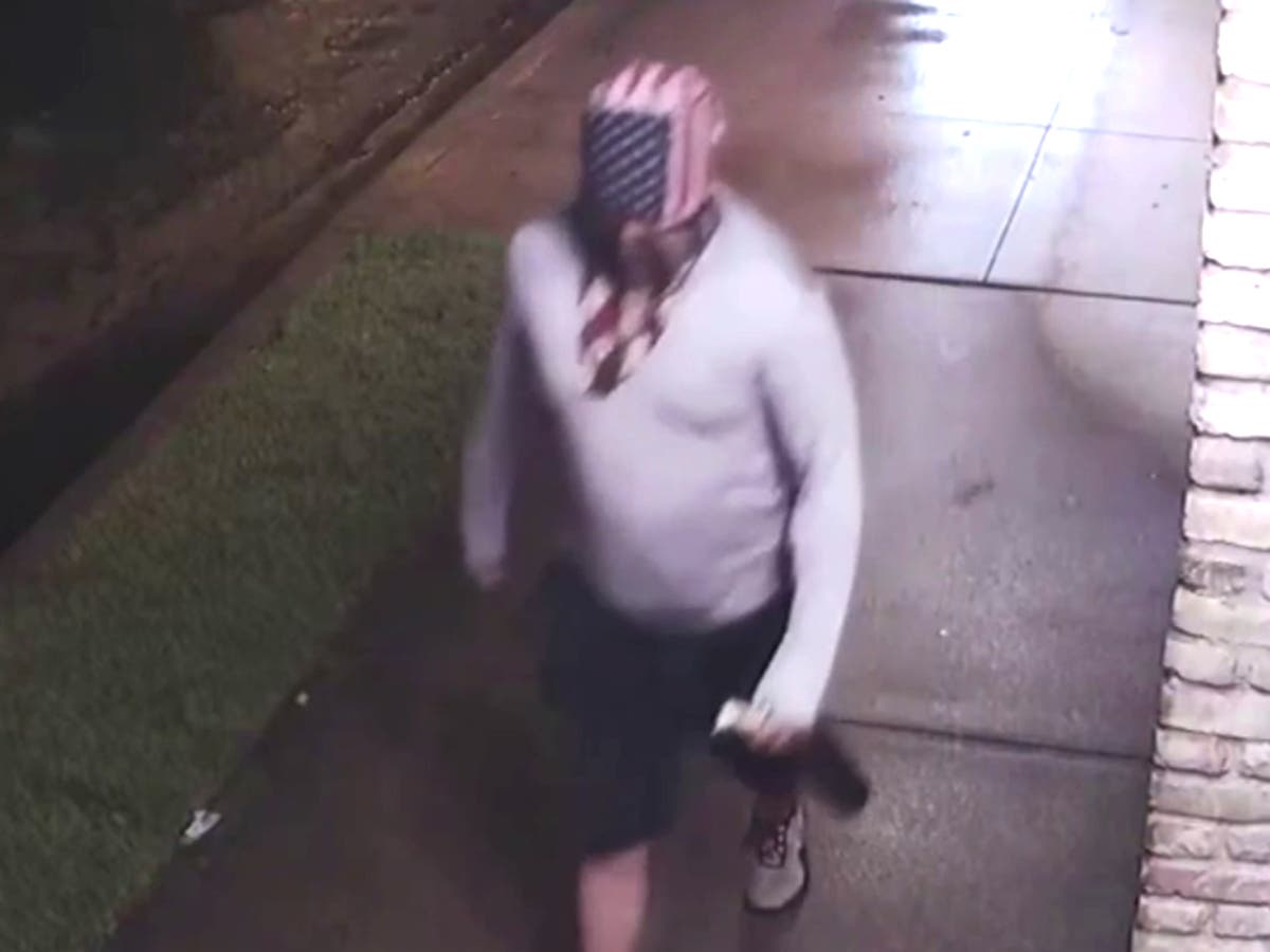 Man facing federal charges for allegedly leaving a Molotov cocktail into Democrats’ HQ in Texas