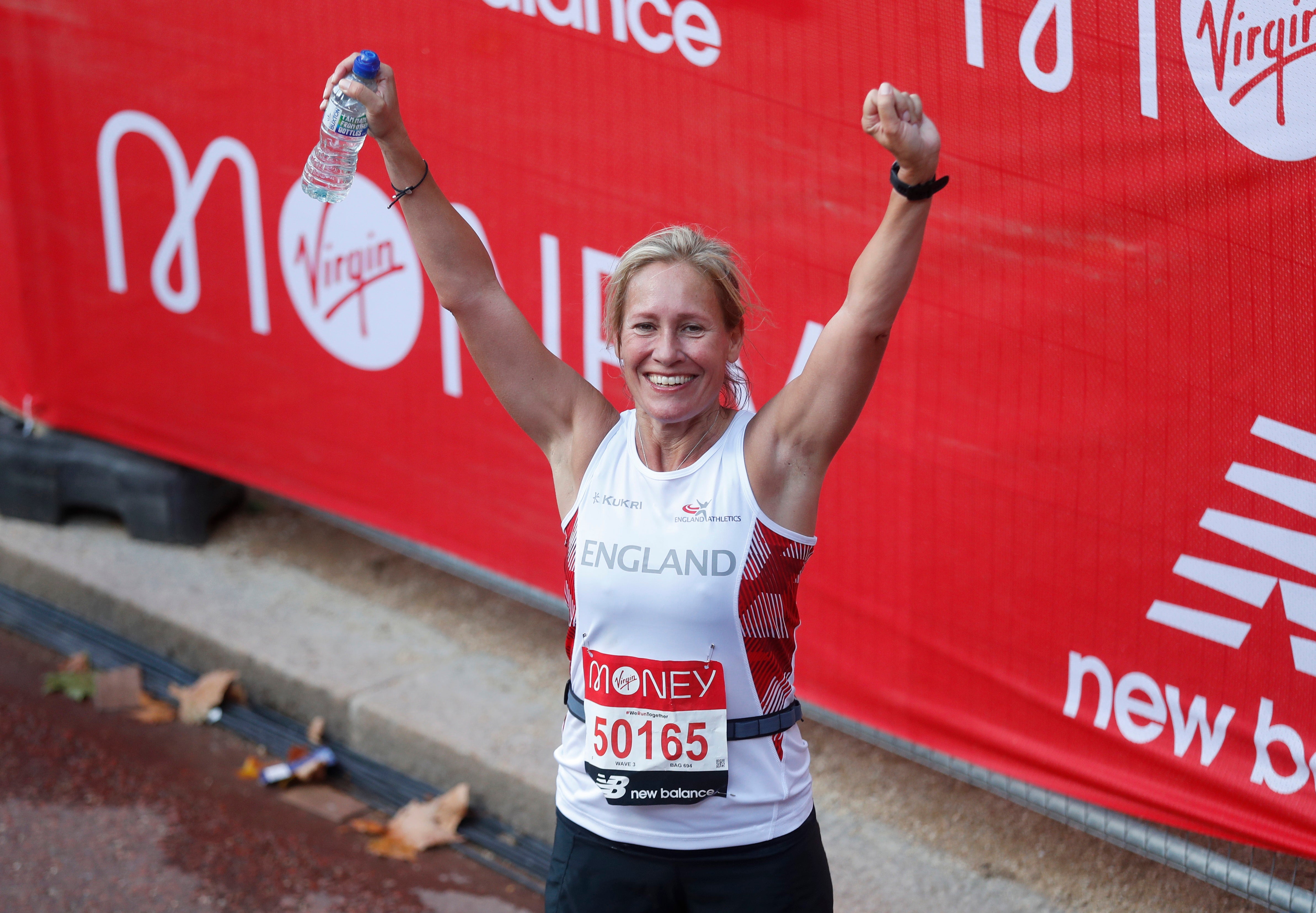  Moment Of Joy As 80 000 Run London Marathon After Two year Covid Gap 