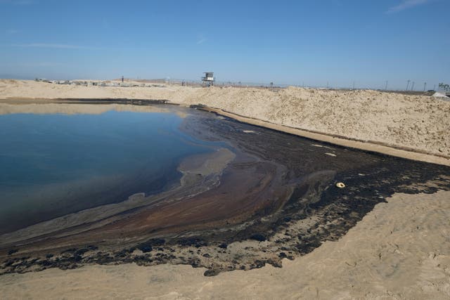 APTOPIX California Oil Spill