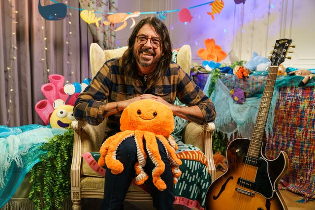 <p>Dave Grohl will read a CBeebies Bedtime Story</p>