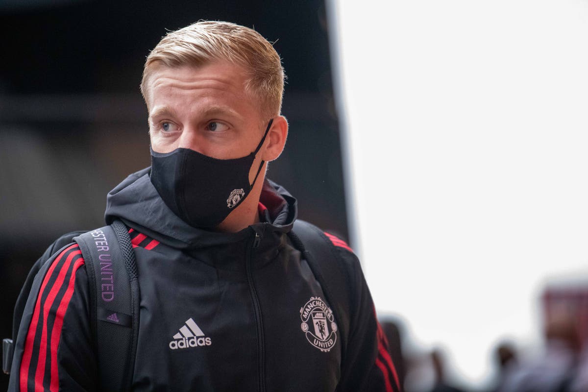 Donny van de Beek: Everton chief reveals failed loan attempt for Manchester United midfielder 