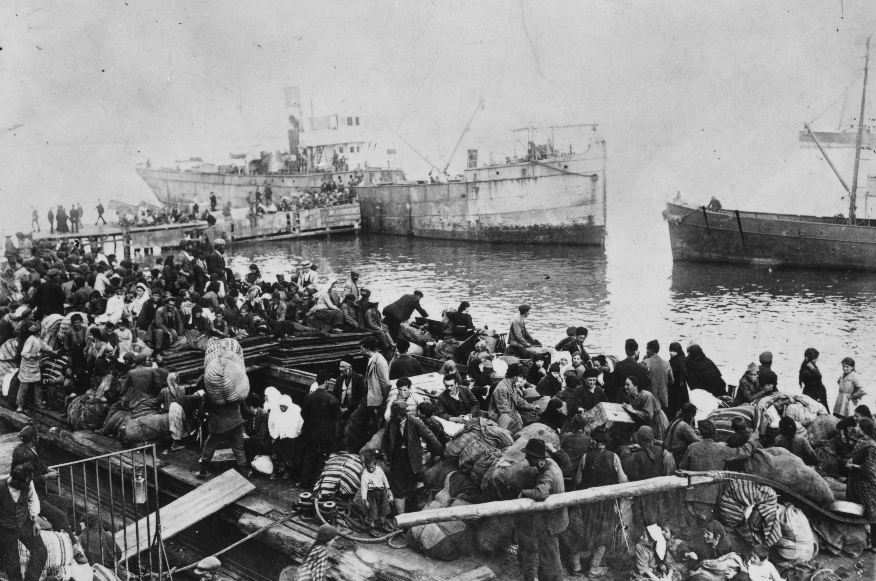 When Turkey captured Smyrna in 1922, the Greek army retreated, forcing thousands of citizens to flee