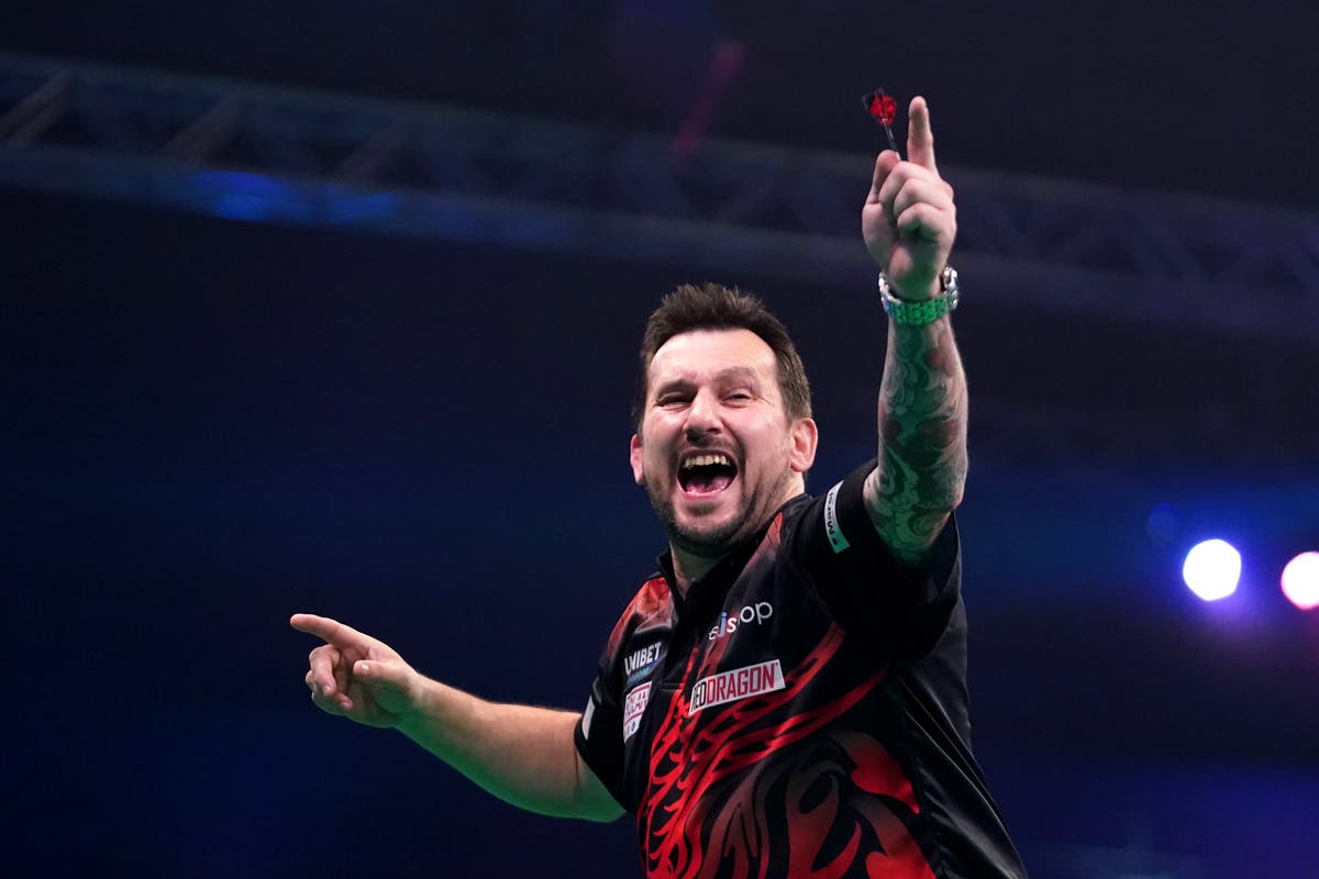 Jonny Clayton celebrates birthday with win over Callan Rydz at World Grand Prix Jonny Clayton celebrates birthday with win over Callan Rydz at World Grand Prix