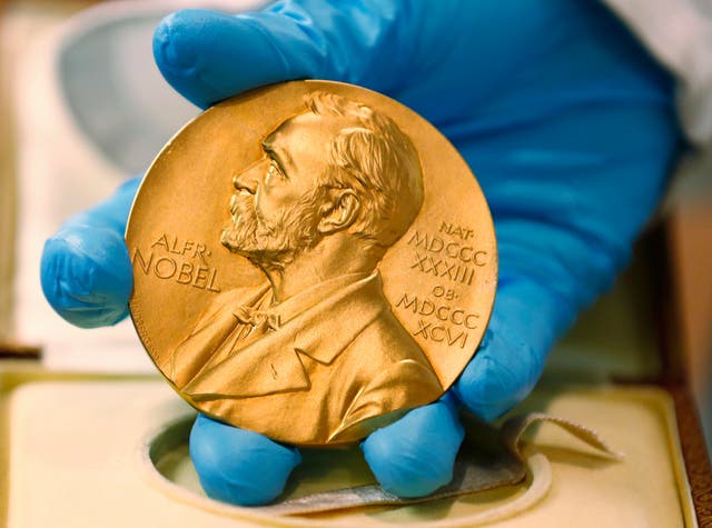 EUR-CIE NOBEL-FÍSICA