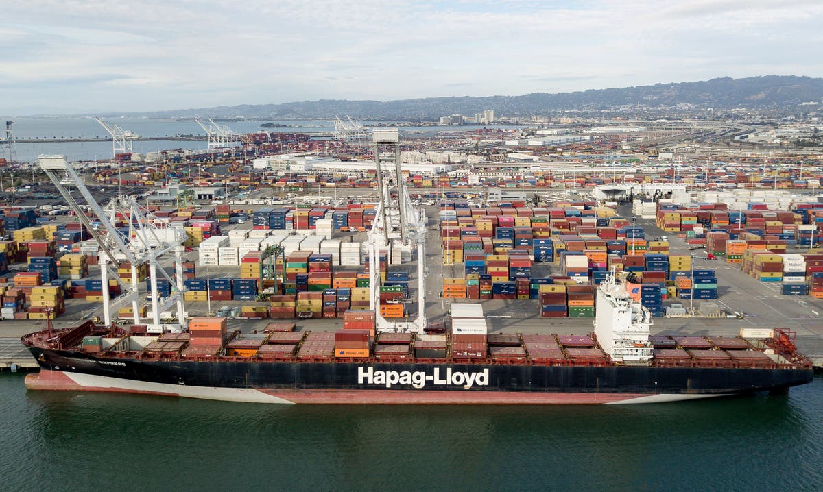 Ship anchored near oil pipeline made unusual movements Ship anchored near oil pipeline made unusual movements