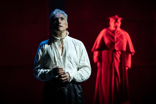 <p>Ben Miles is brilliant as Thomas Cromwell in ‘The Mirror and the Light’</p>