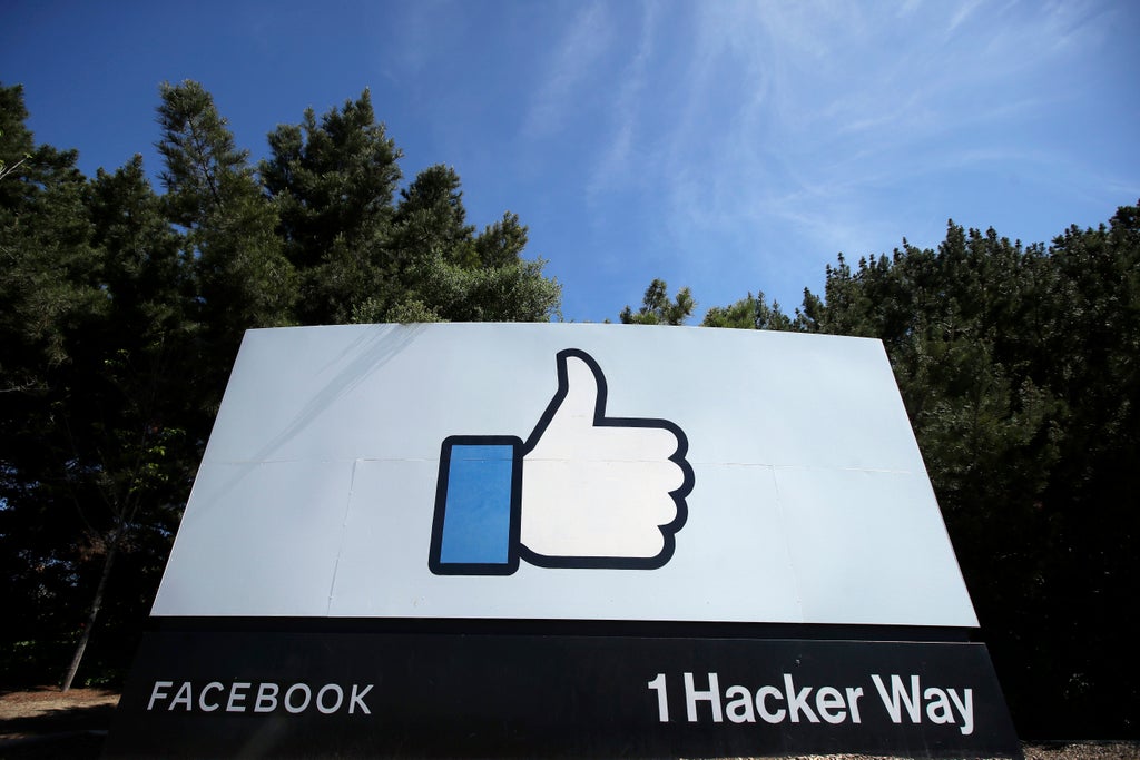 Russian court orders bailiffs to enforce fine on Facebook