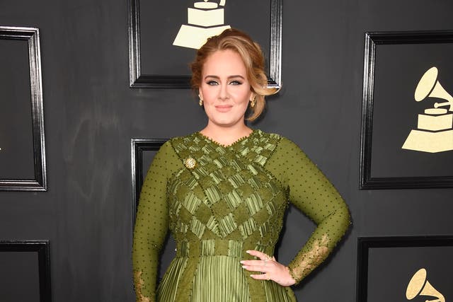 <p>Adele habla sobre la pérdida de peso y la percepción del público sobre la apariencia. </p>