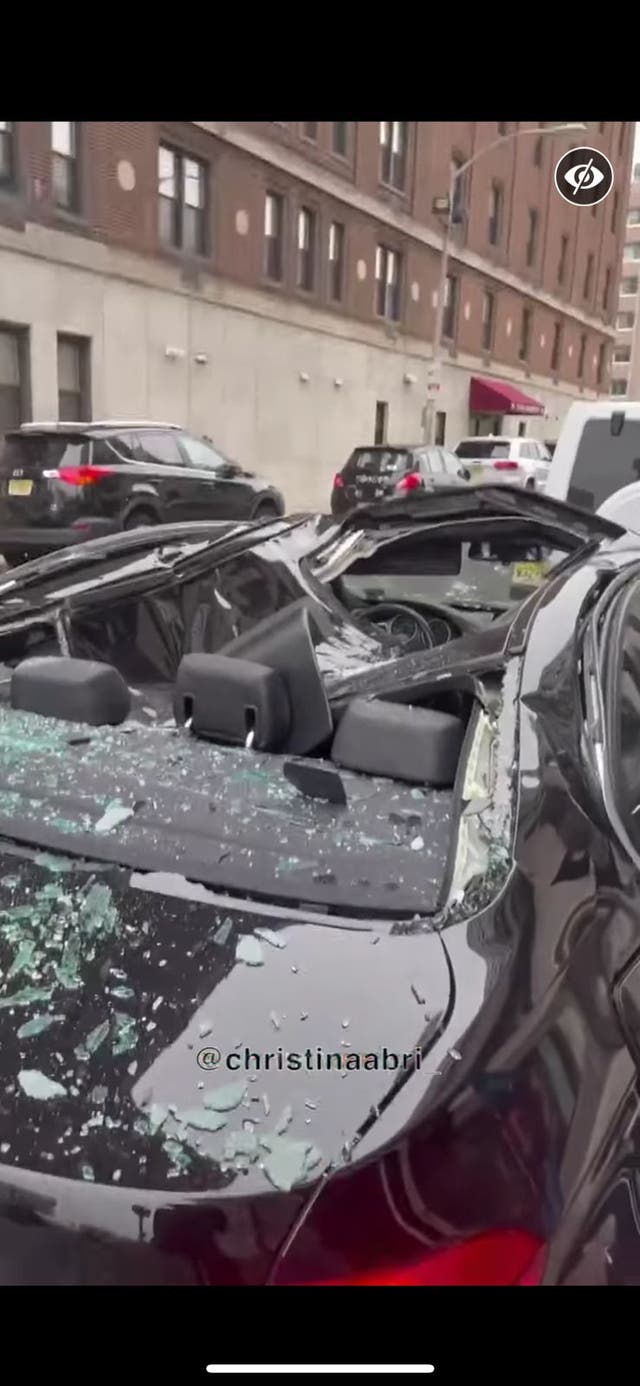 Hombre sobrevive a una caída de un edificio de nueve pisos y se estrella contra el techo corredizo de BMW