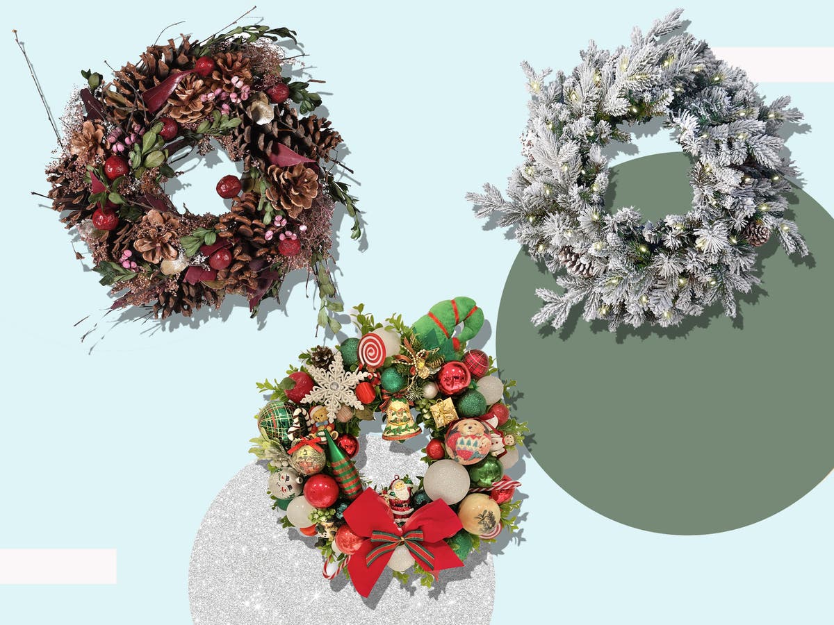 Fresh Christmas Wreaths 2021 Best Christmas Wreaths And Garlands For Doors 2021 The Independent