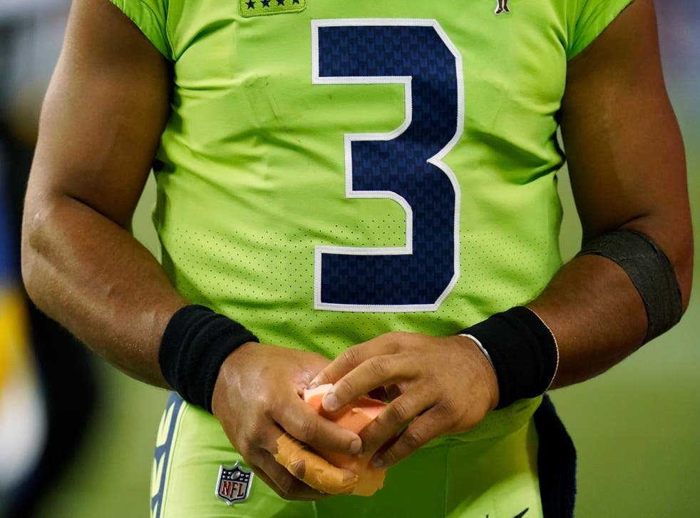 SEAHAWKS-WILSON