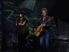 SNL: Fans react to ‘incredible’ Halsey performance with Lindsey Buckingham 