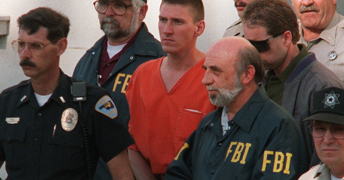 He died with his eyes open': Covering the execution of Oklahoma City bomber Timothy McVeigh | The Independent