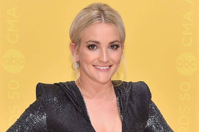 <p>Jamie Lynn Spears attends the 50th annual Country Music Association Awards on 2 November 2016 in Nashville, Tennessee</p>