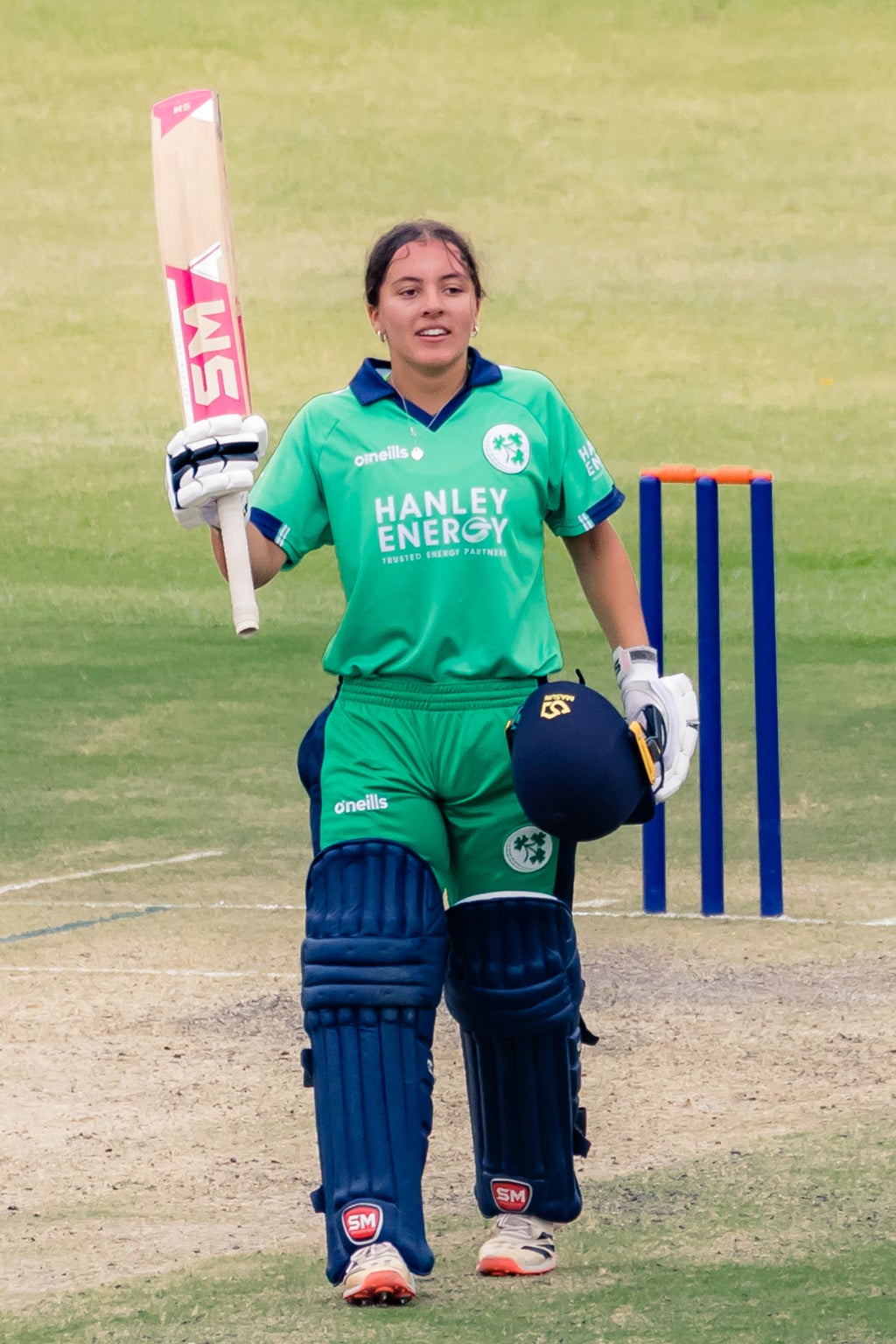 Ireland’s Amy Hunter celebrates record-breaking century on 16th birthday Ireland’s Amy Hunter celebrates record-breaking century on 16th birthday