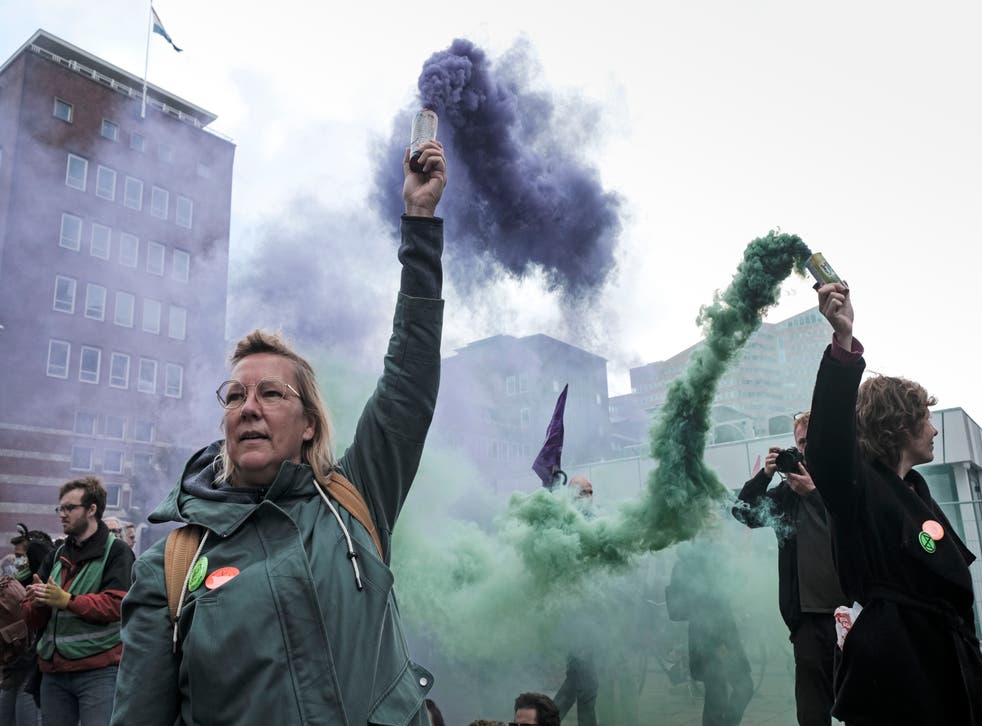 HOLANDA-ECOLOGISTAS PROTESTA