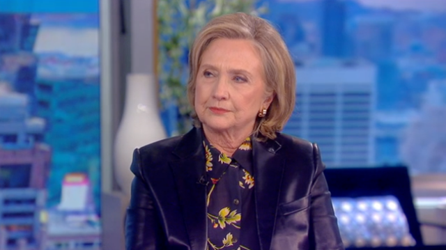 Hillary Clinton durante una aparición en 'The View' el 11 de octubre de 2021