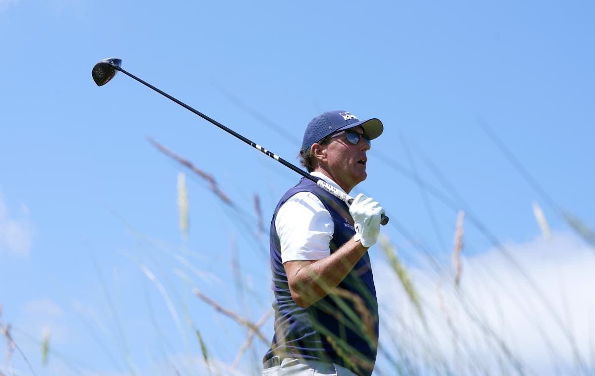 &lsquo;Stupid is as stupid does&rsquo; &ndash; Phil Mickelson criticises club length restriction