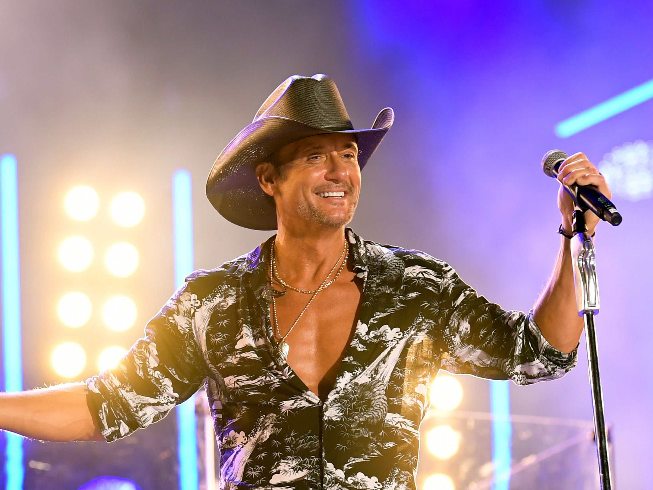 Tim McGraw kept forgetting the lyrics to his song ‘Just to See You Smile’