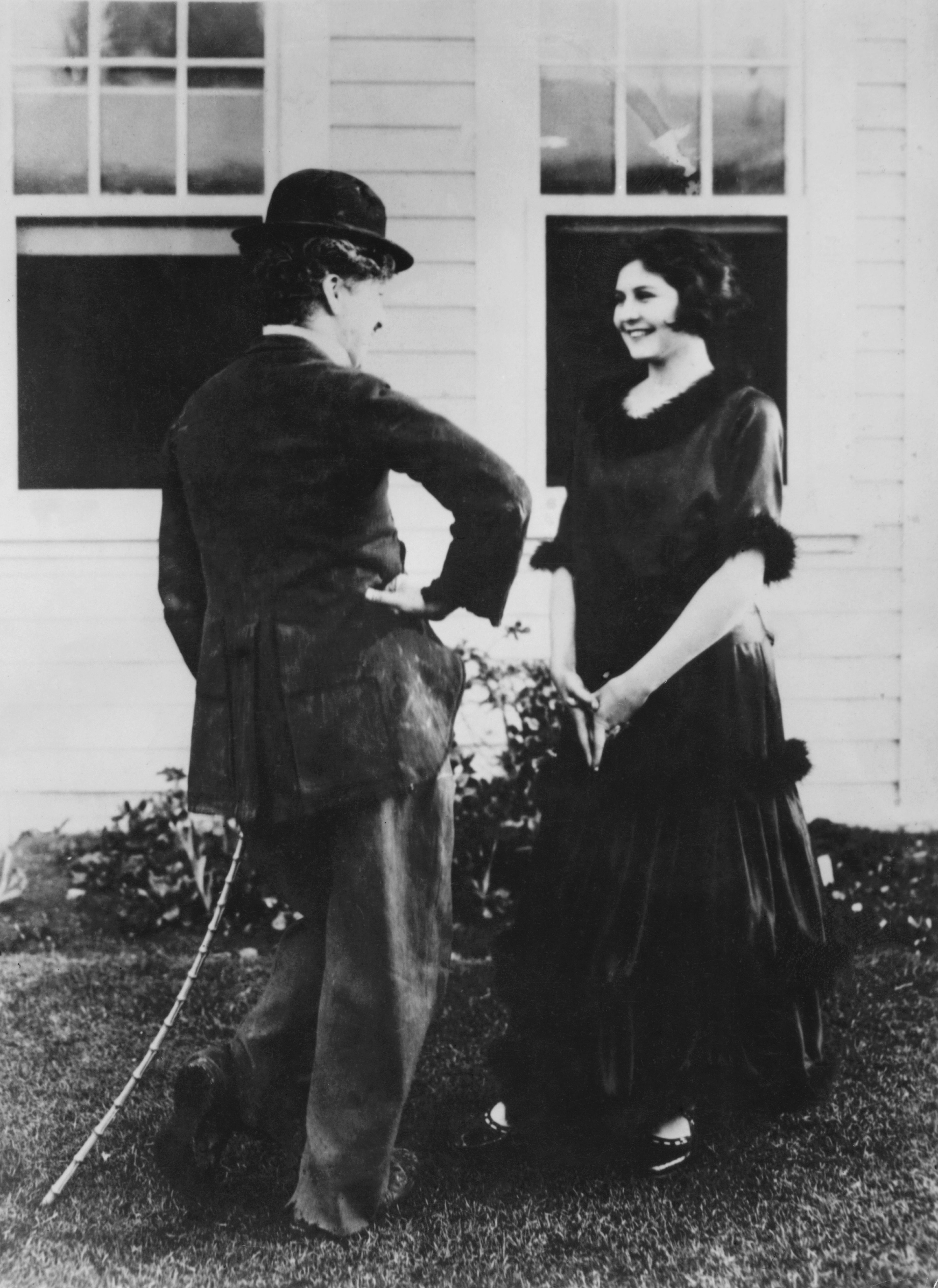 Chaplin with his second wife, actress Lita Grey, on the set of his film ‘The Gold Rush’ in 1924. Originally cast as the film’s leading lady, Grey was replaced during production by Georgia Hale