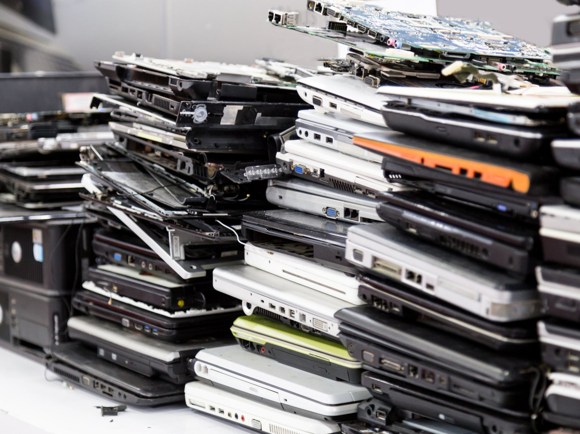 <p>Each tonne of electronic waste that goes unrecycled has a carbon footprint of two tonnes</p>