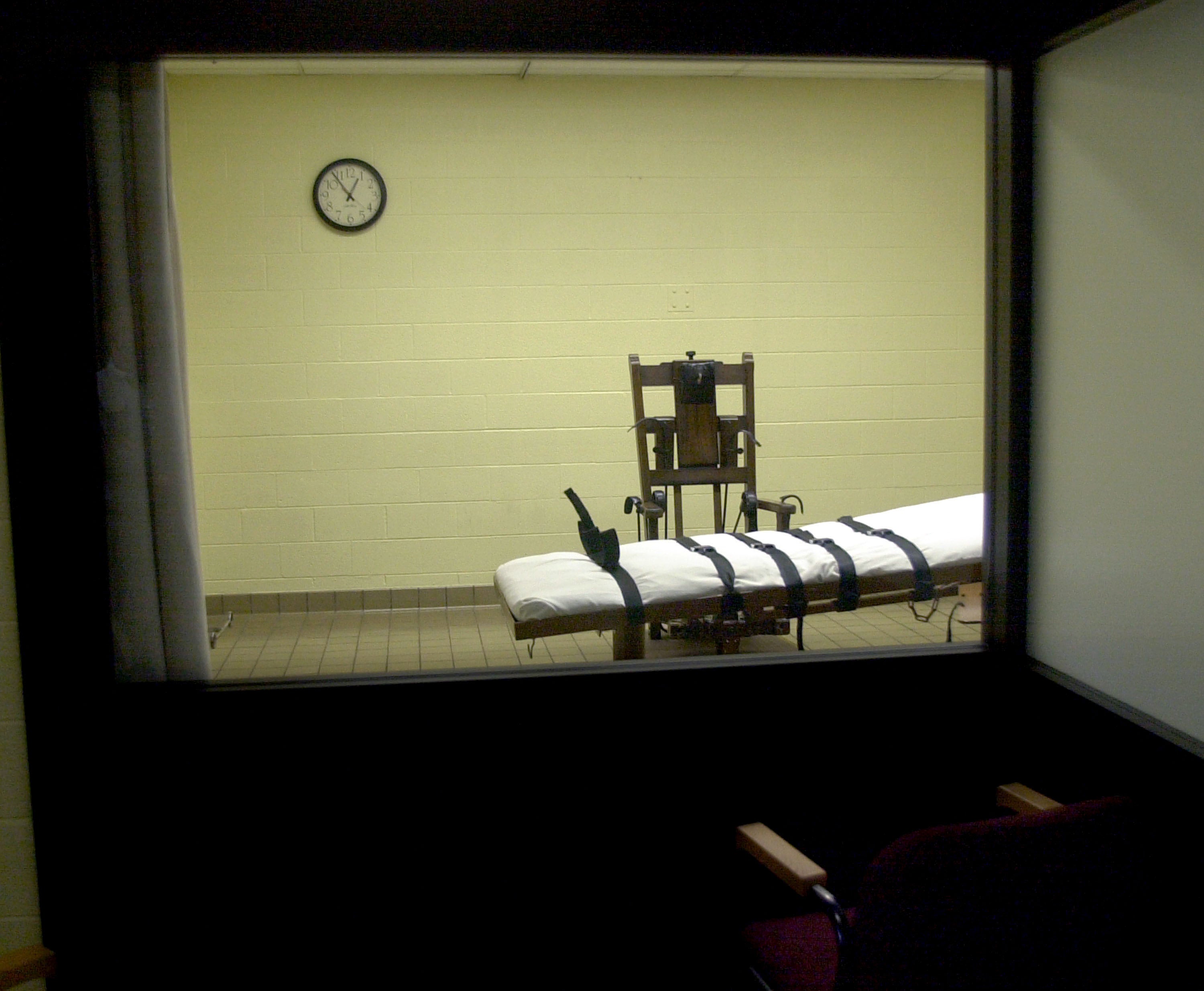 A view of the death chamber from the witness room at the Southern Ohio Correctional Facility