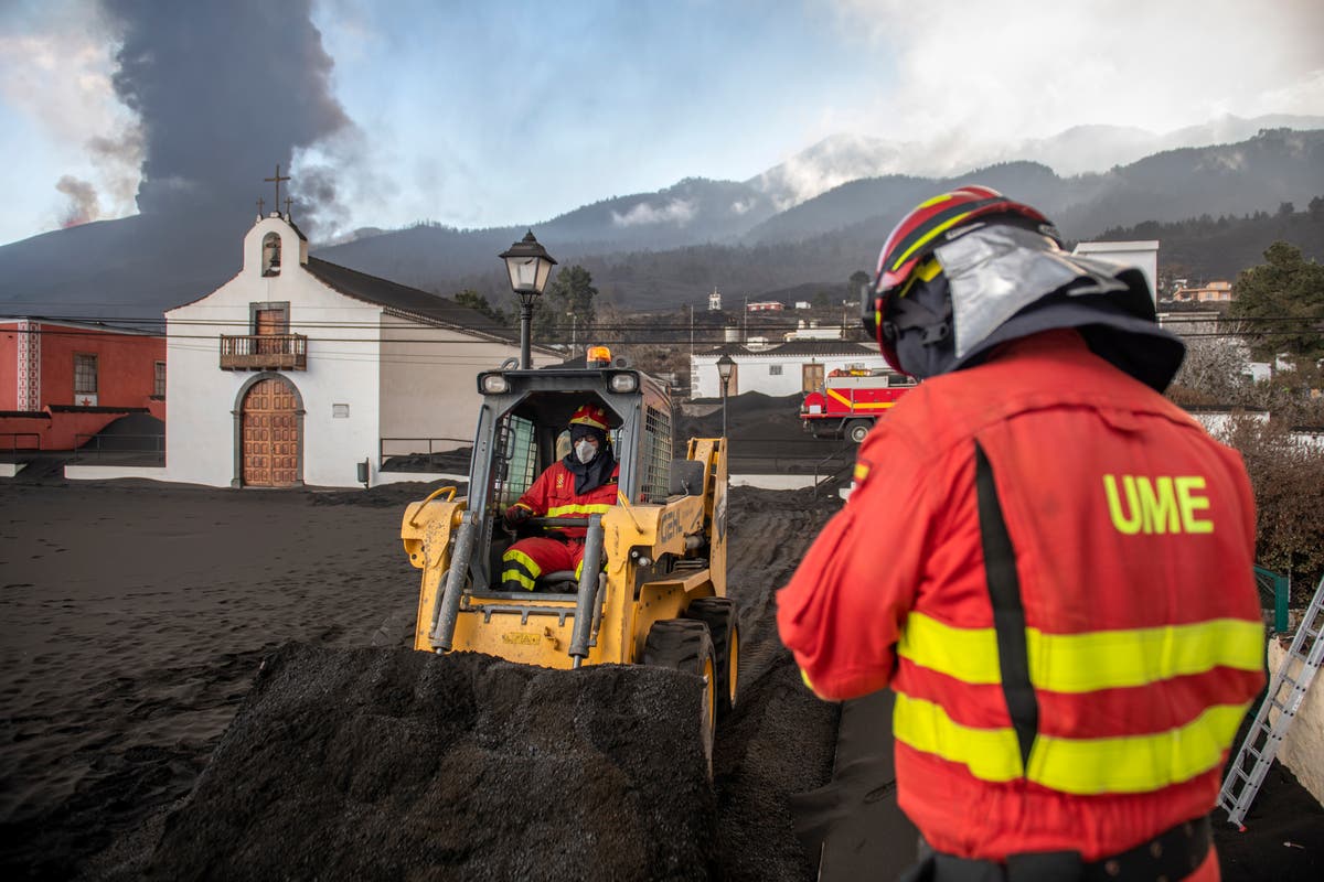 Strongest quake since volcano erupted shakes Spanish island Strongest quake since volcano erupted shakes Spanish island
