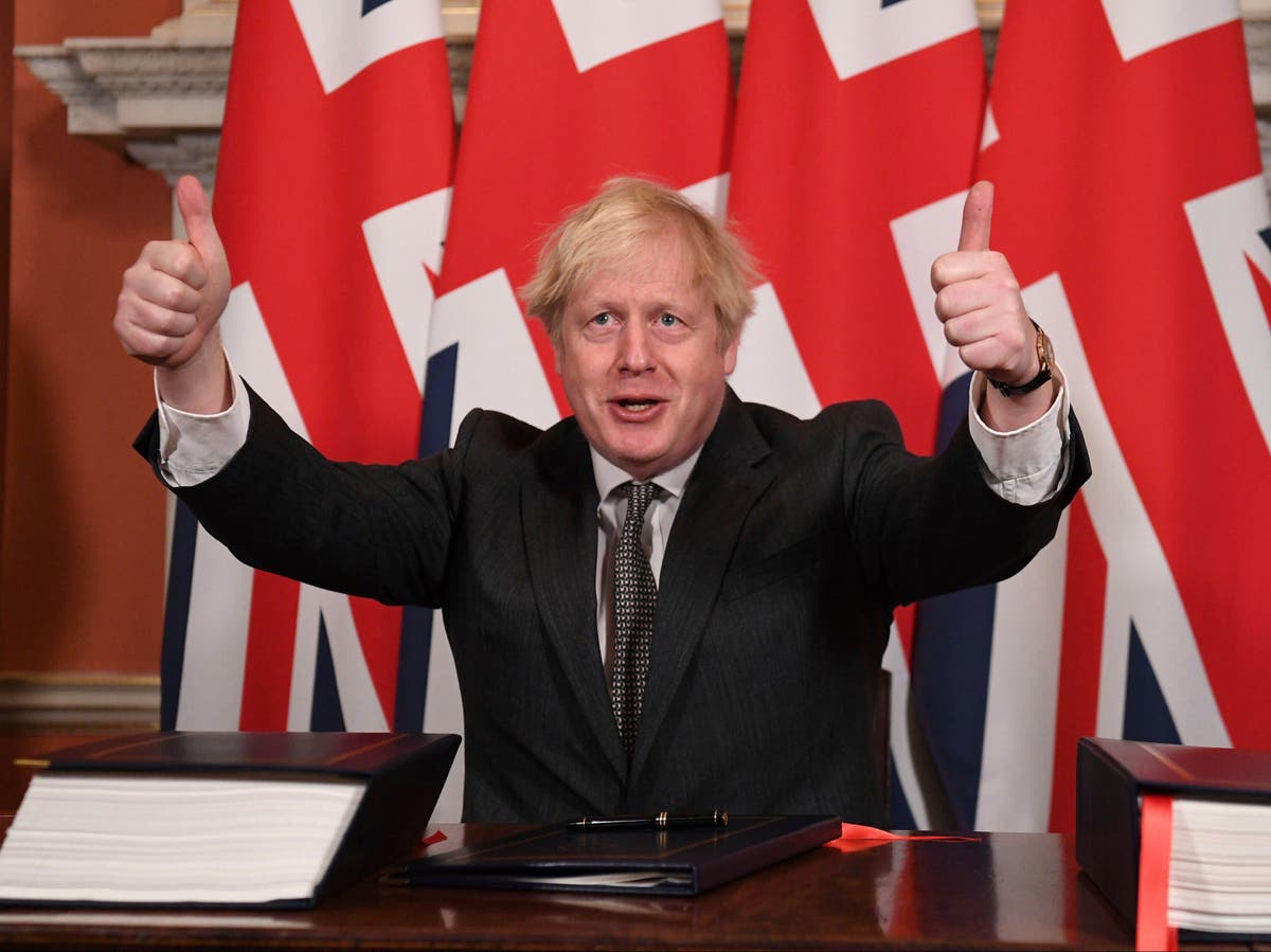 Boris Johnson says Britain must not &lsquo;pitchfork away&rsquo; investment from China