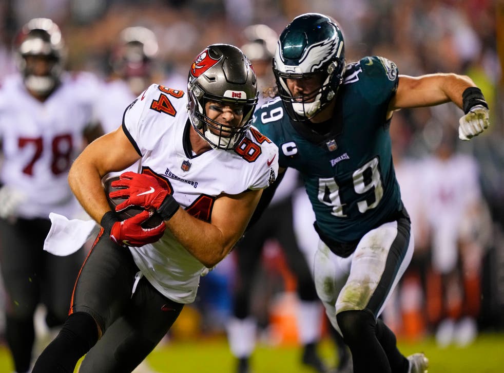 BUCCANEERS-EAGLES