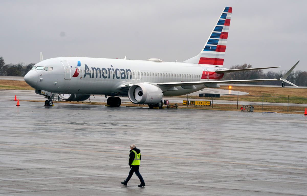 American Airlines cancels 1,500 flights over Halloween weekend due to staff shortages and bad weather