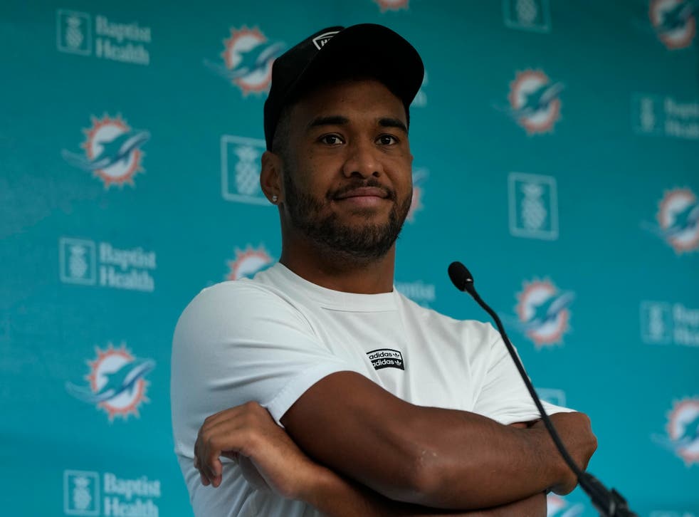 DOLPHINS-TAGOVAILOA
