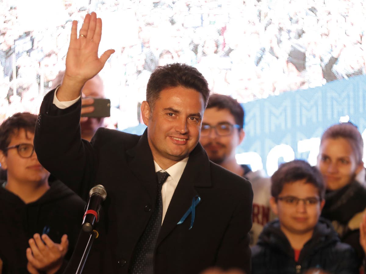 Small-town mayor to lead Hungary opposition bloc in election