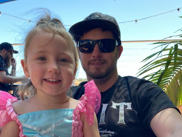 Cloe Smith, de cuatro años, desapareció el sábado por la mañana de un campamento cerca de Carnarvon, a unos 900 kilómetros al norte de Perth.