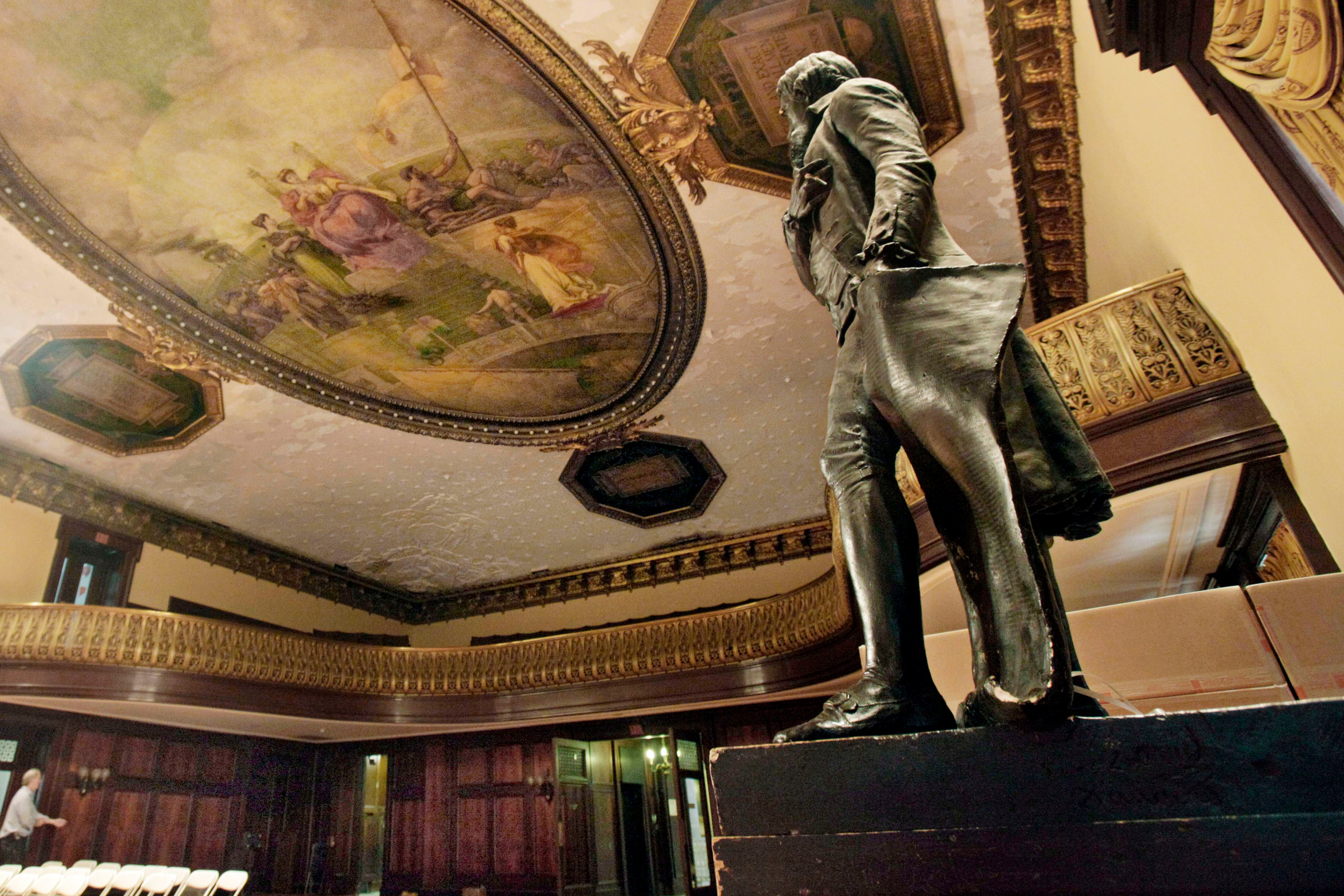 The statue of Thomas Jefferson that has stood in New York’s City Hall Council Chamber since for more than 170 years (photo from 2010).