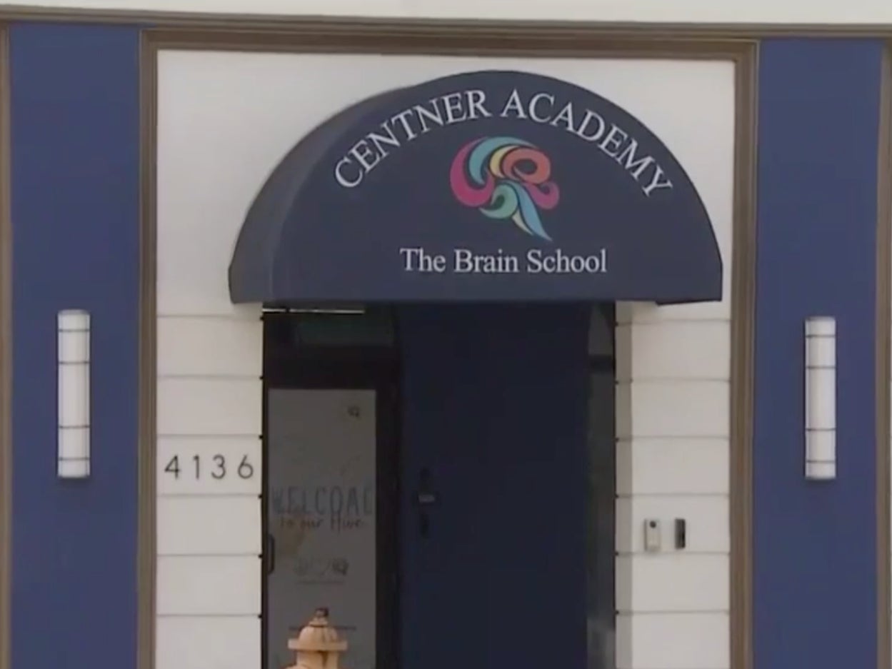 <p>Repitieron una afirmación falsa de que las personas vacunadas representan un riesgo de infección para otros. </p>