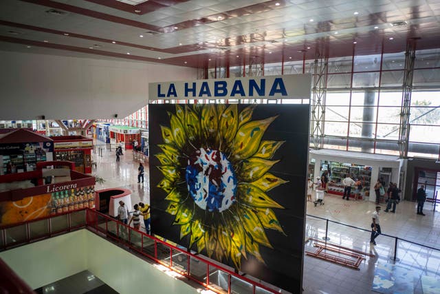 CUBA-AEROPUERTO MURAL