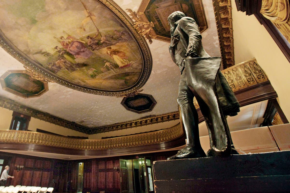 Fate of NYC City Hall Jefferson statue unclear after vote