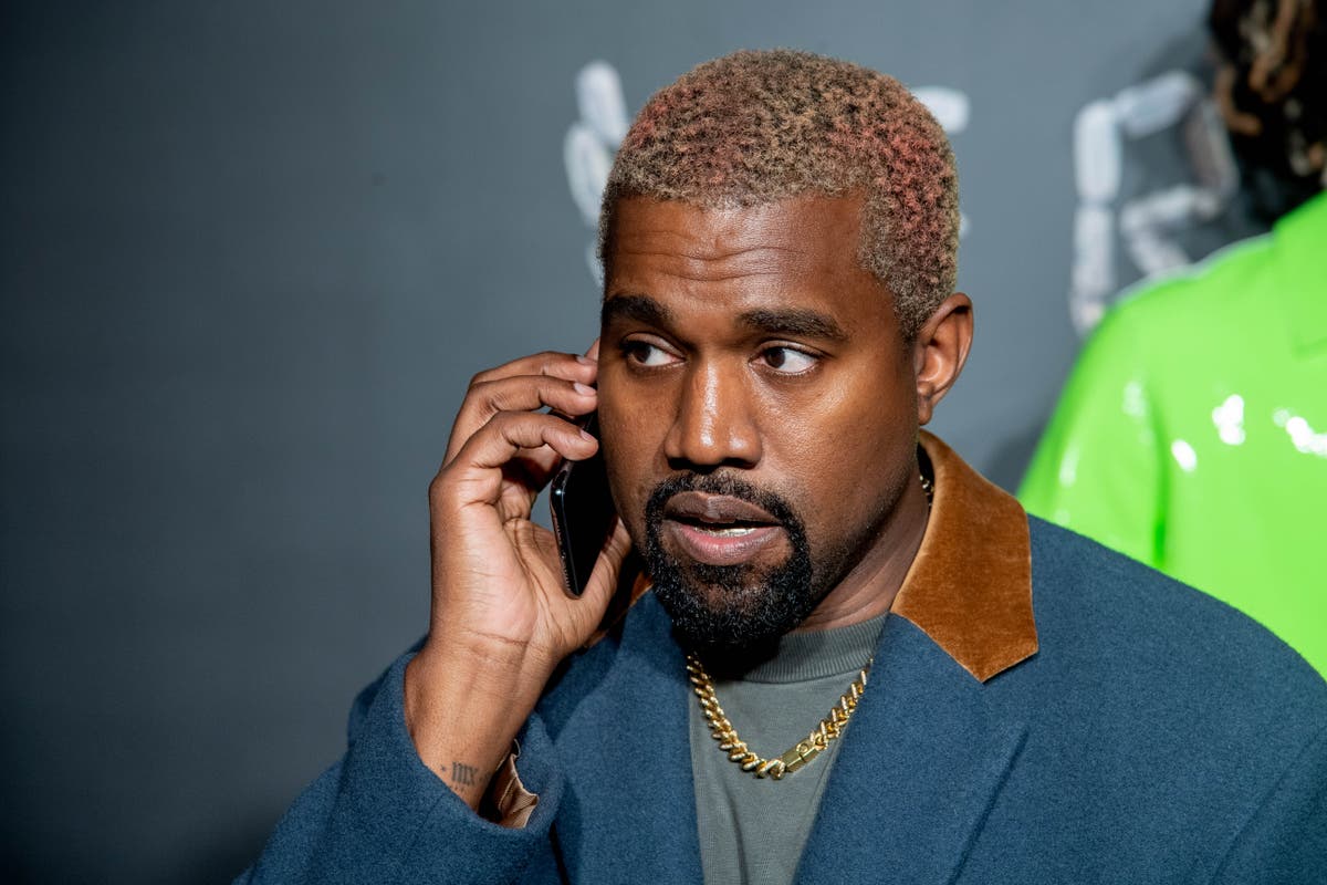 Ye spotted in prosthetic mask at New York airport Ye spotted in prosthetic mask at New York airport