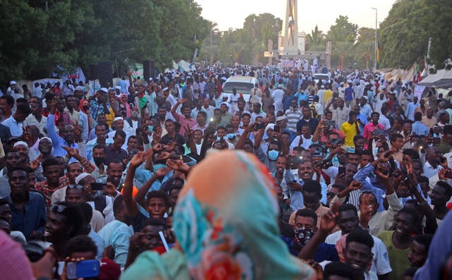 <p>Thousands of Sudanese are demonstrating for the third day in front of the Republican Palace in Khartoum</p>