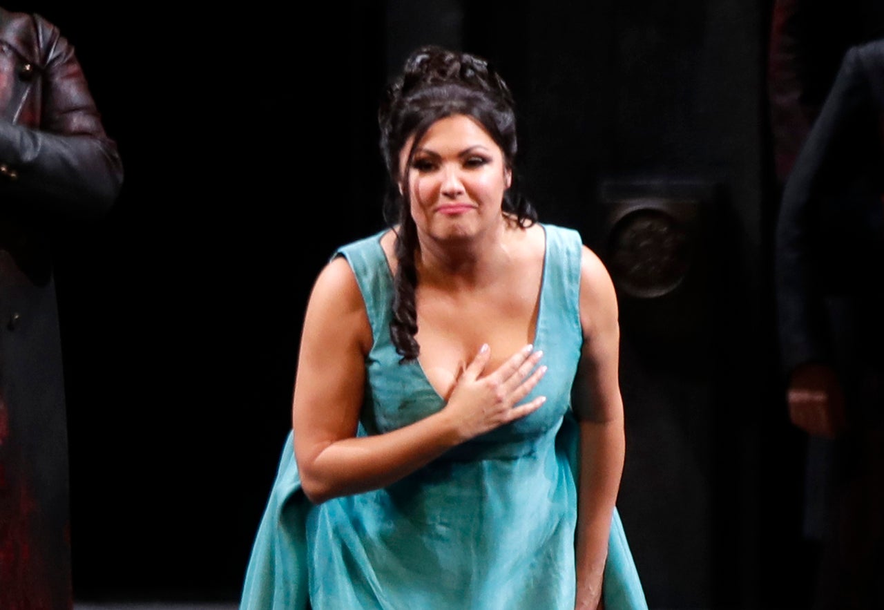 Music-Netrebko-Surgery