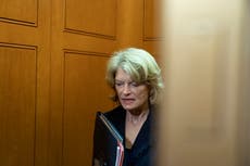Lisa Murkowski, Republican who voted to convict Trump, announces reelection for Senate