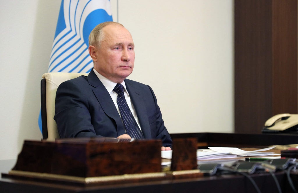 Putin snubs Cop26 climate summit, in blow for Boris Johnson